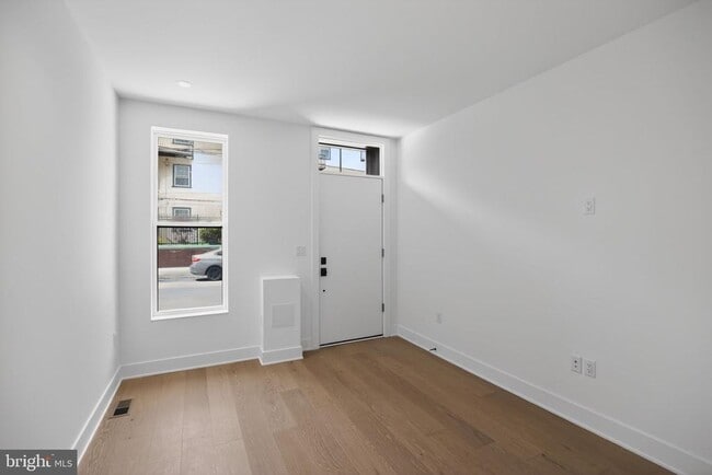 Photo - 635 N 7th St Townhome