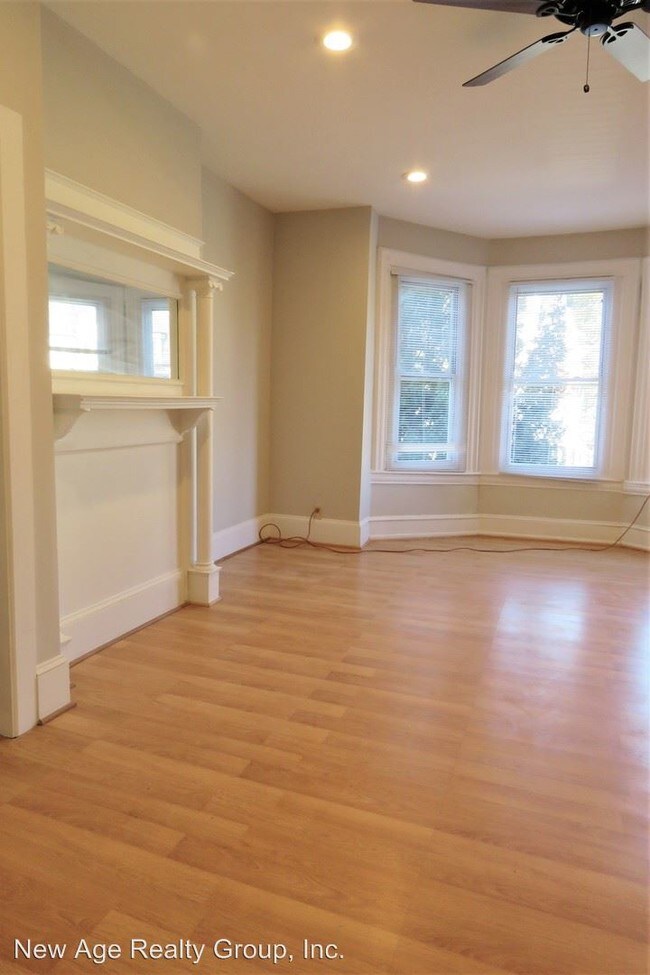 Building Photo - 5036 Cedar Ave