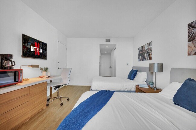 Foto del edificio - 2602 E Hallandale Beach Blvd