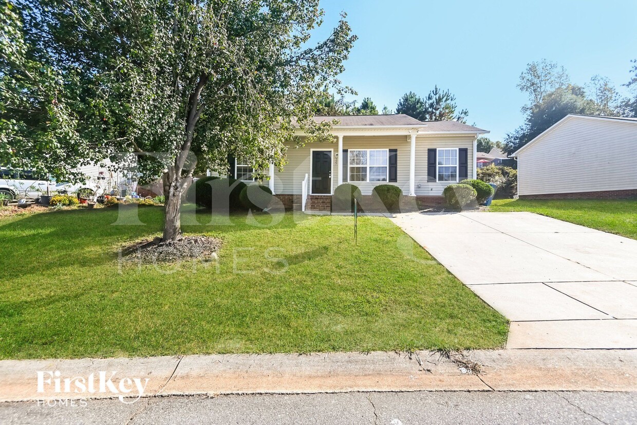 Primary Photo - 327 Olde North Church Dr