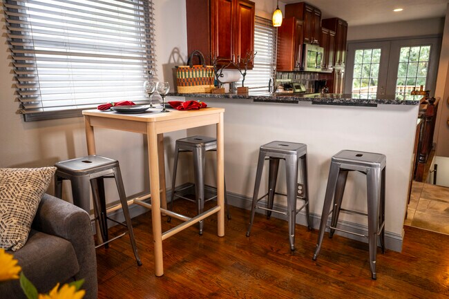 Foto del edificio - 1604 Kraft St