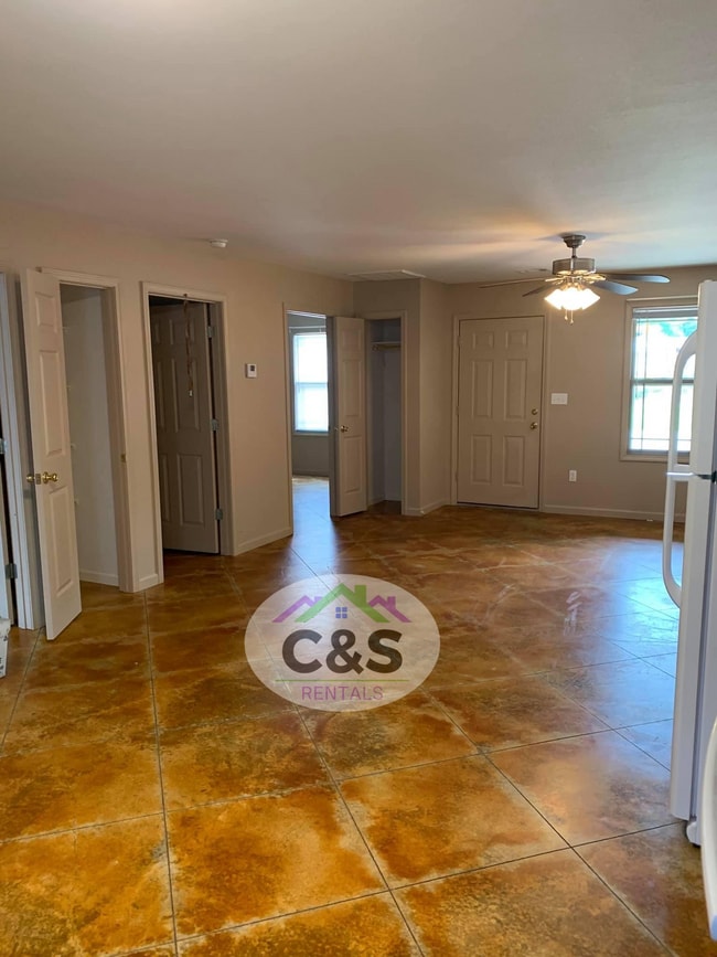 Building Photo - 2161 Smothers Rd