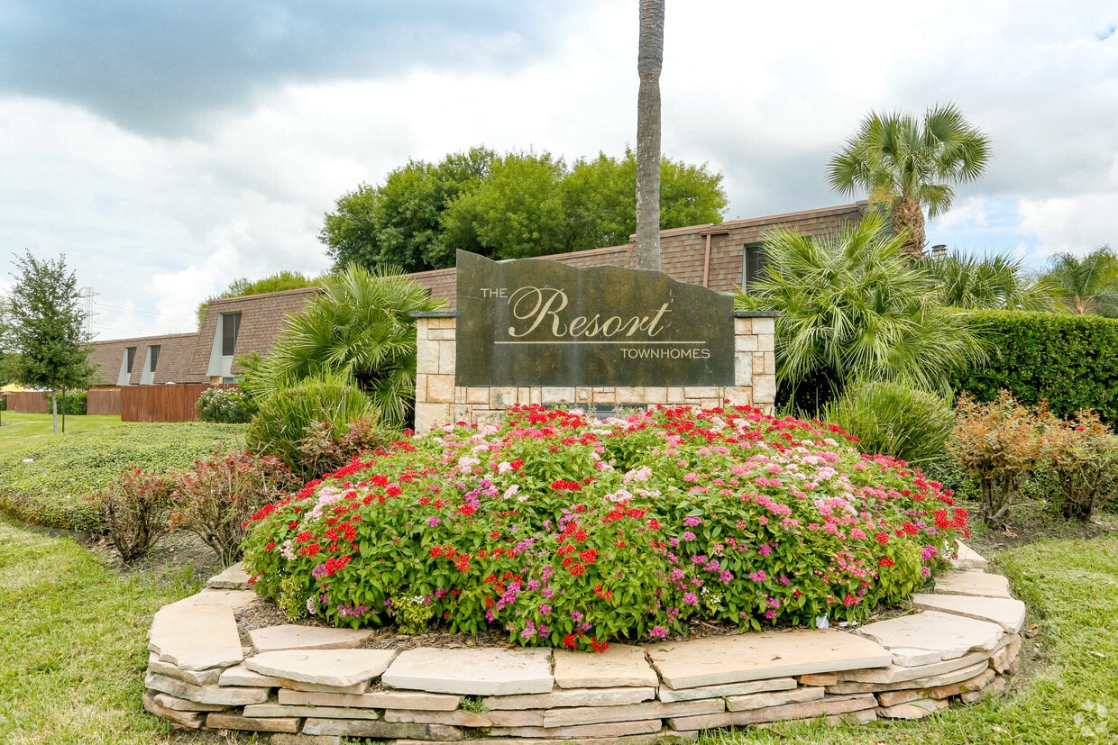 Resort Townhomes Apartments Stafford, TX