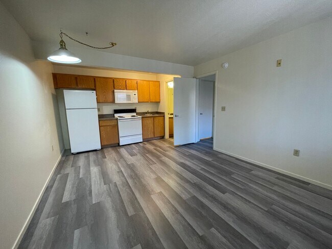 Foto del edificio - Smokey Lanes - Condo Application Pending