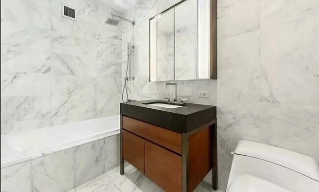 Building Photo - 0 bedroom in New York NY 10005