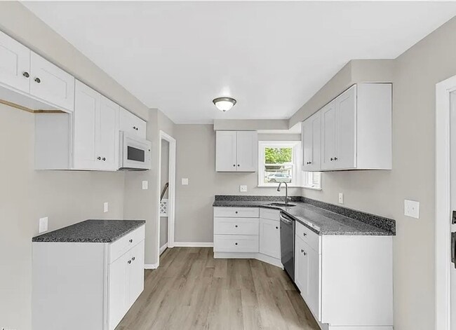 Foto del edificio - Update 3 Bed - Single Family