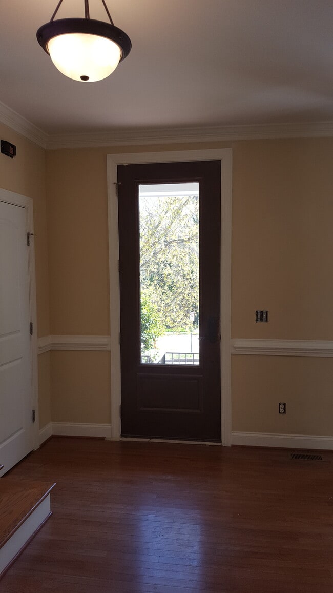Foyer - 1133 N Blount St