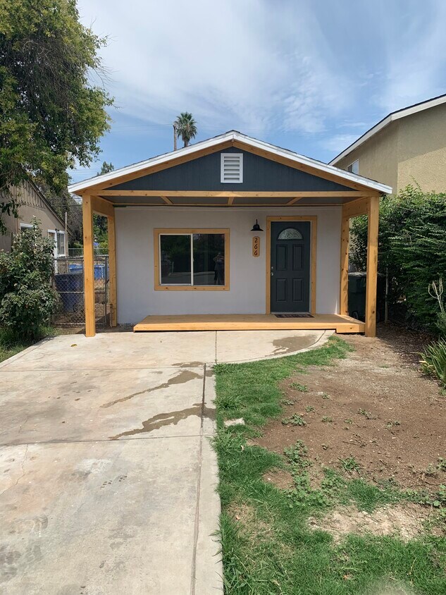 Primary Photo - 266 W Pinedale Ave