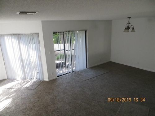 Building Photo - 1615 Cypress Pointe Dr