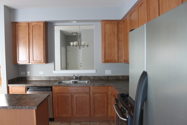 Building Photo - 3320 Ronan Dr