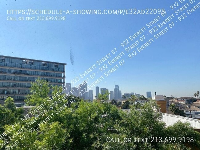 Building Photo - 932 Everett St