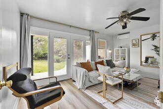 Building Photo - 4989 Randlett Dr