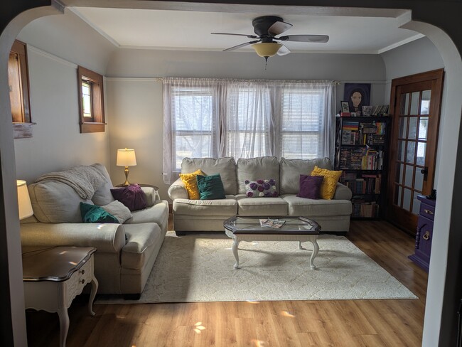 Foto del edificio - 850 S 76th St