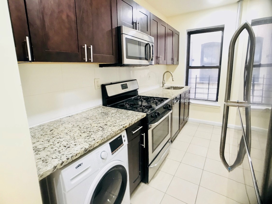 Primary Photo - 200 W 145th St