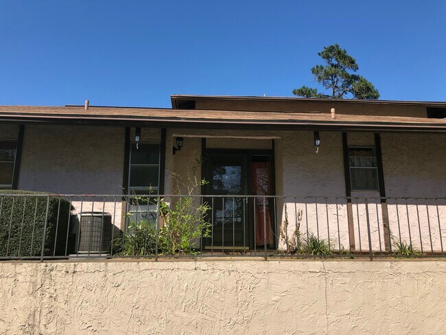 Building Photo - 218 Westwood Dr
