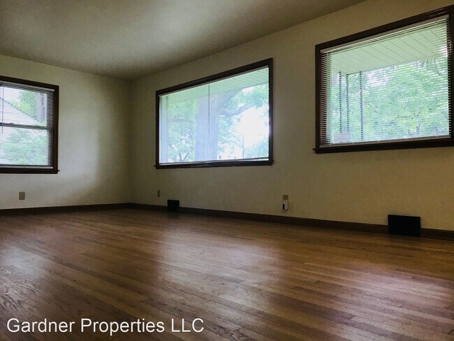 Building Photo - 2 br, 1.5 bath House - 5809 N 34th Street