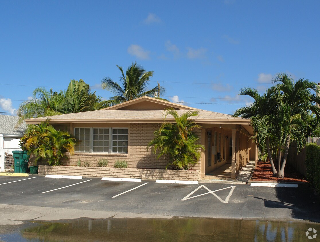 Primary Photo - Montego Bay Apartments