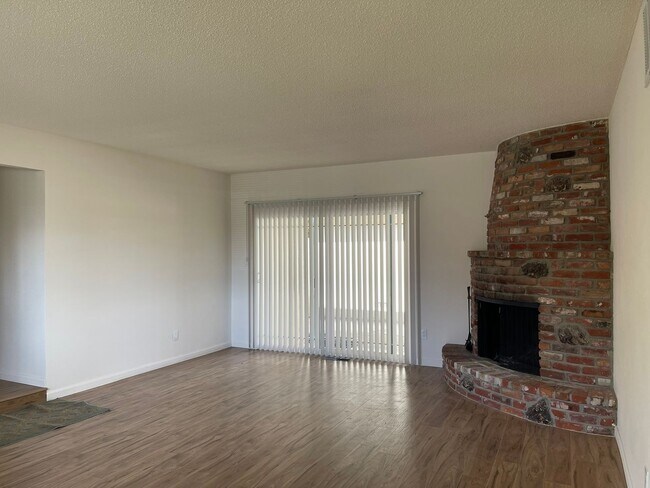 Foto del edificio - Newly renovated 3/2 Home in Quiet Neighbor...