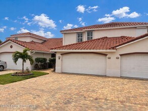 Building Photo - 250 St Lucie Ln