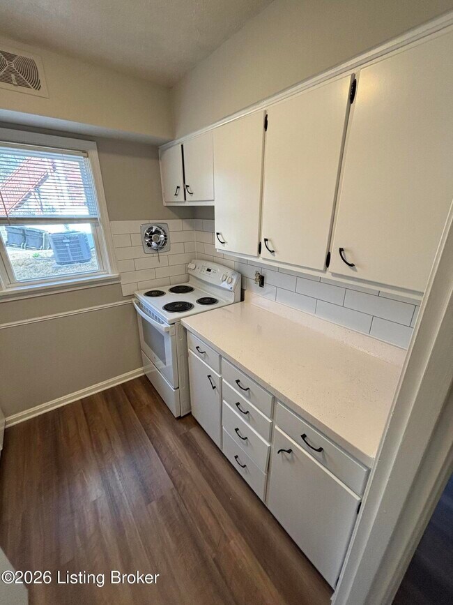 Building Photo - 2716 Riedling Dr