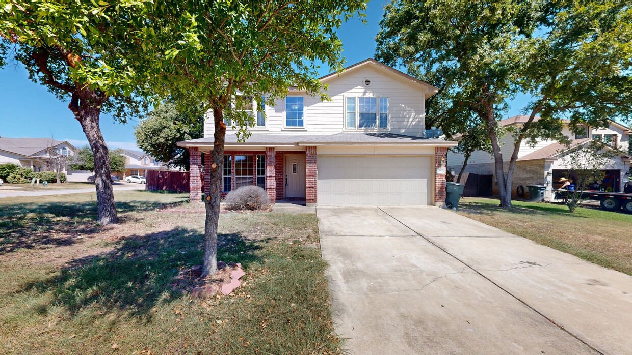 Primary Photo - PRICE IMPROVEMENT IN WHITE ROCK $1,995!!!!