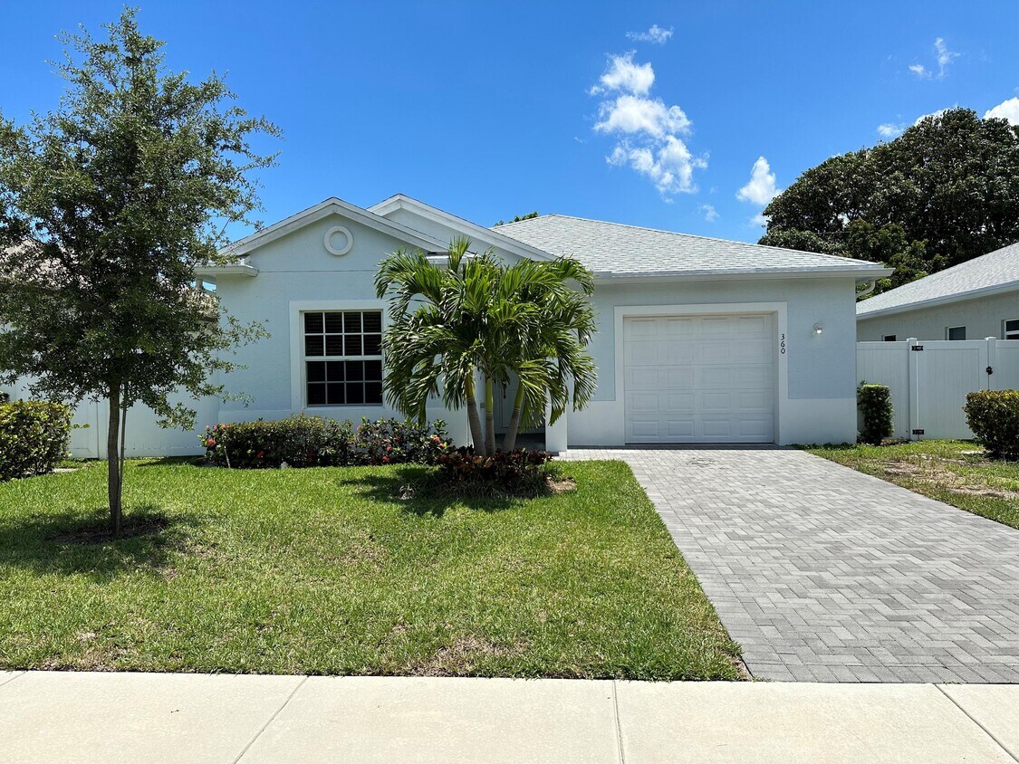 Foto principal - 360 Reigle Ave