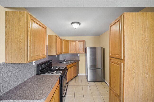 Building Photo - 3521 Le Badie St