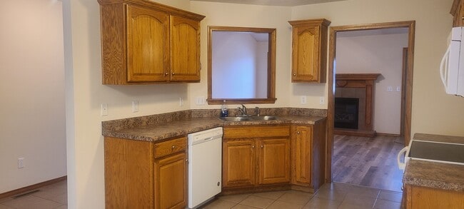 Building Photo - 211 Pheasant