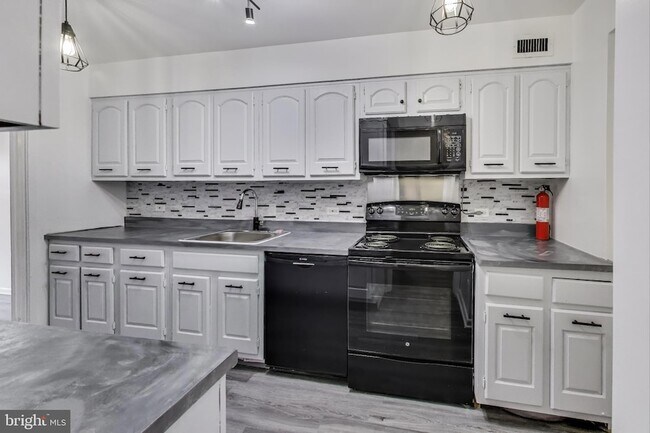 Foto del edificio - 1001 26th St NW