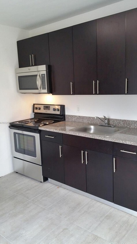 Foto principal - 192 NE 89th St