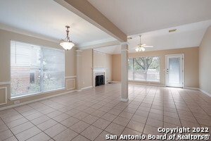 Foto del edificio - 15214 Fall Ridge Dr