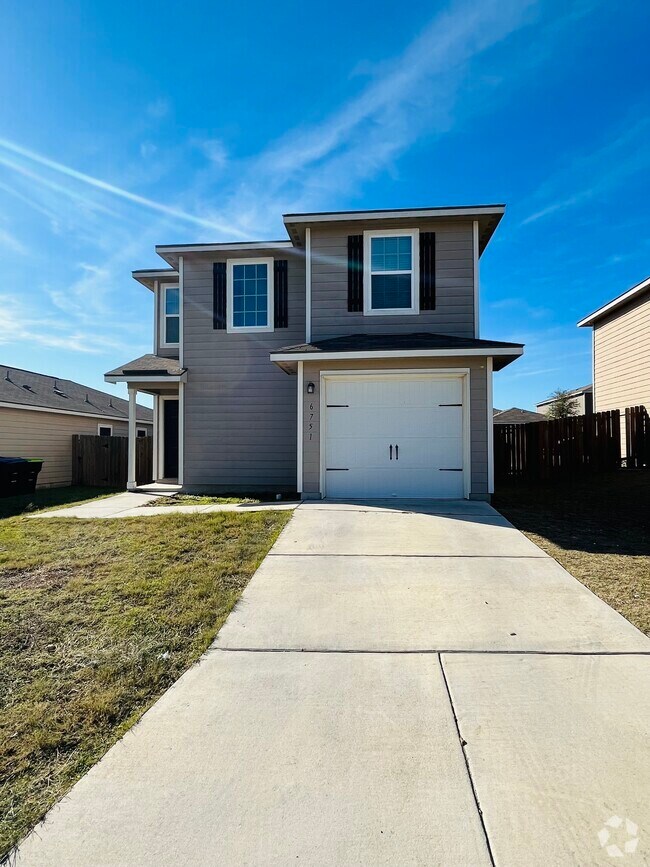 Luckey Ranch Houses for Rent with a Swimming Pool San Antonio, TX