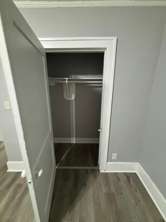 Building Photo - 1705 Oakman Blvd