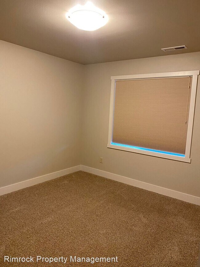 Building Photo - 2 br, 1 bath House - 485 N Lakeview Dr