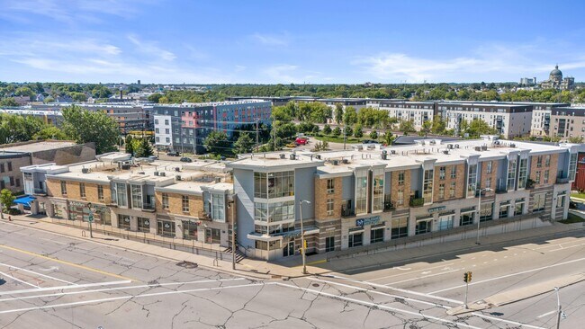 Foto del edificio - 2121 S Kinnickinnic Ave