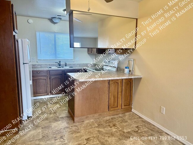 Foto del edificio - 1120 Yuma St