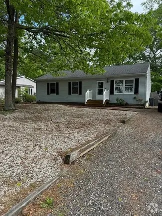 Building Photo - 1217 Galley Ave