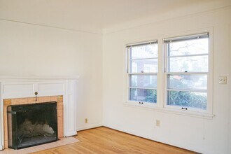 Building Photo - 1632 NE Prescott St