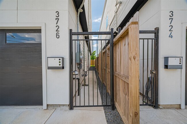 Building Photo - 3726 Noah St