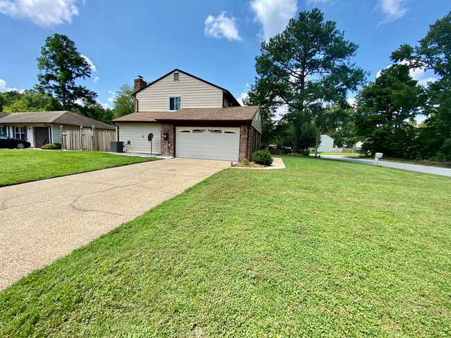 Building Photo - Welcome to this charming home in Virginia ...