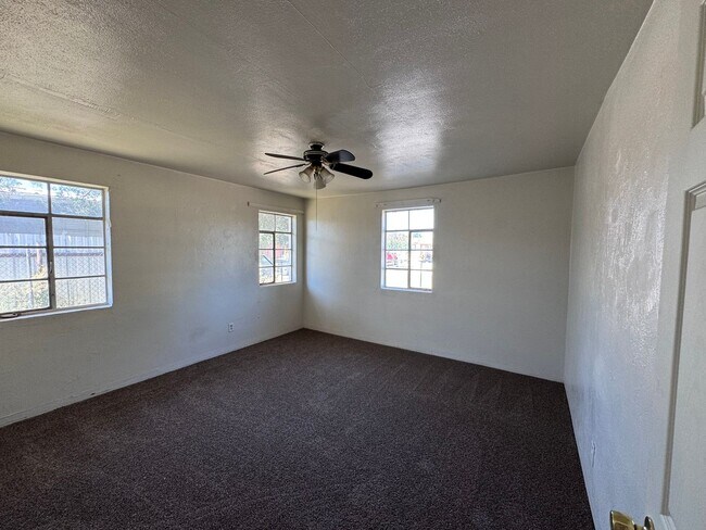 Foto del edificio - HUD Approved Home!