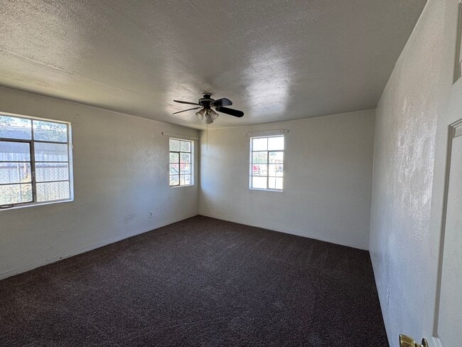 Building Photo - HUD Property