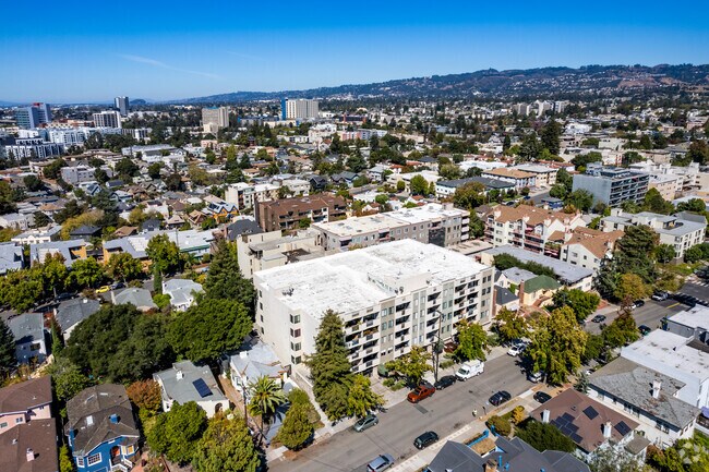 Aerial Photo - 303 Adams St