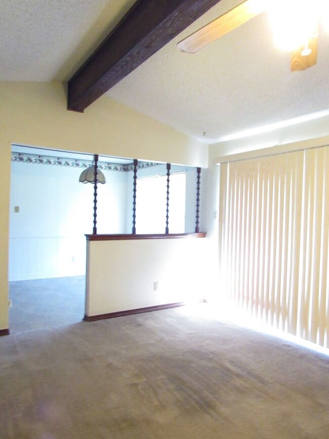 Foto del edificio - 207 E Hogan Dr