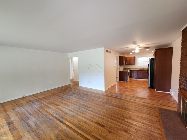 Foto del edificio - 3 br, 1 bath House - 27728 Red Leaf Ln