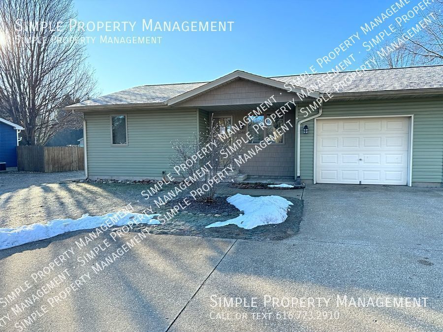 1240 103rd Ave, Plainwell, MI 49080 Room for Rent in Plainwell, MI