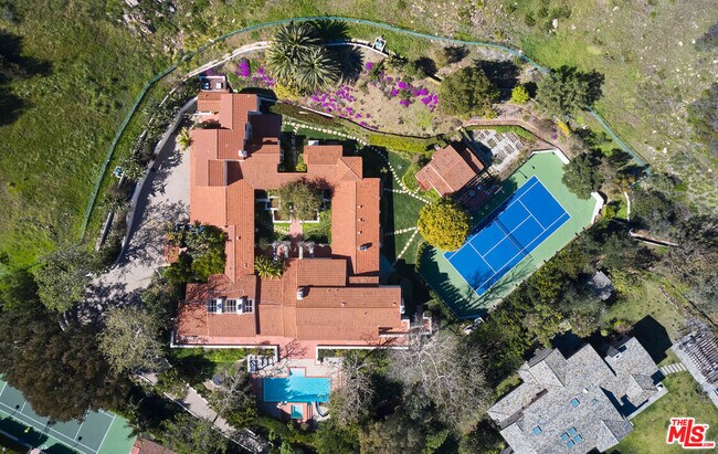 Foto del edificio - 3201 Retreat Ct