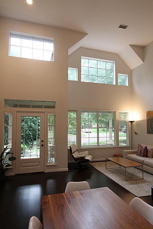 Building Photo - 102 E Greywing Ct