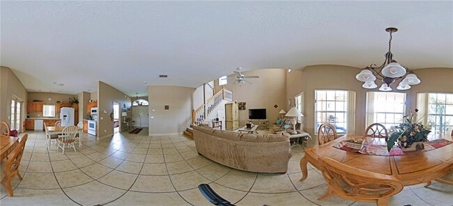 Building Photo - 225 Vista Dr