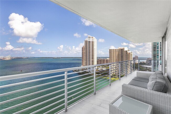 Foto del edificio - 335 S Biscayne Blvd